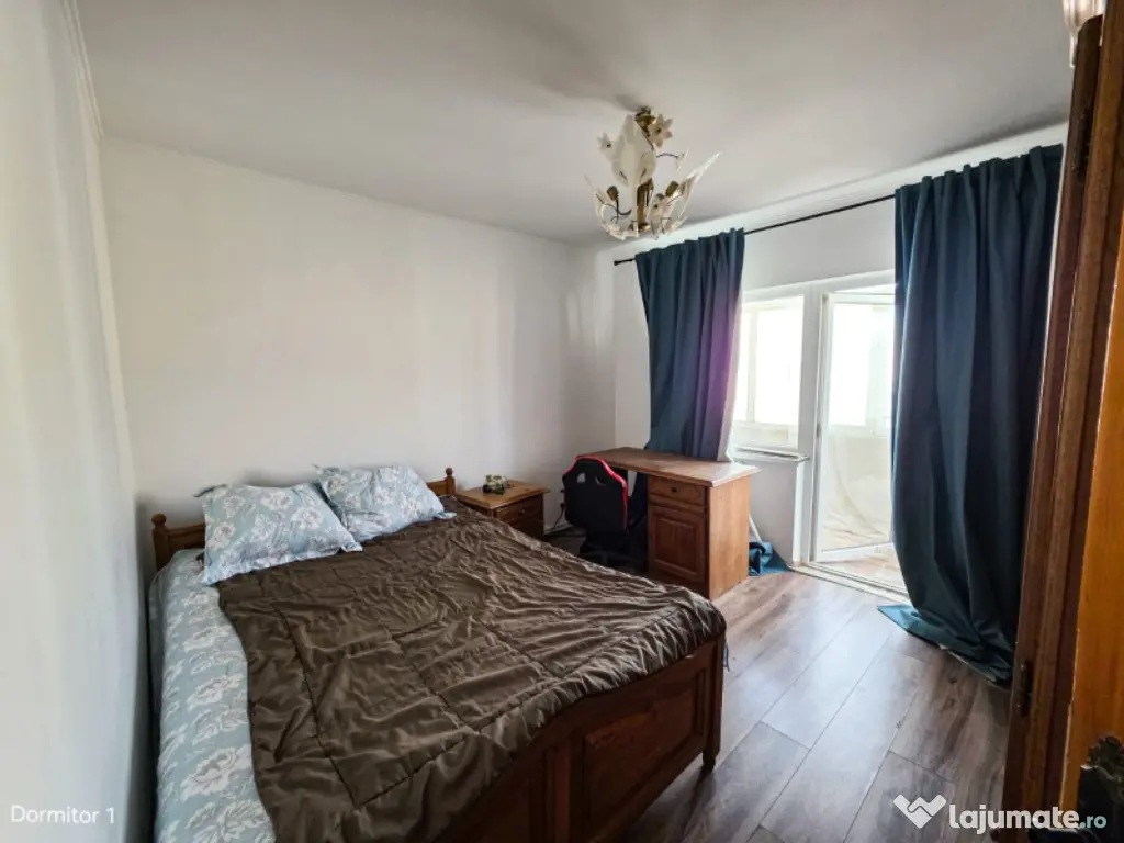 Vând apartament cu 4 camere, complet DECOMANDAT, 80 mp, Obcini