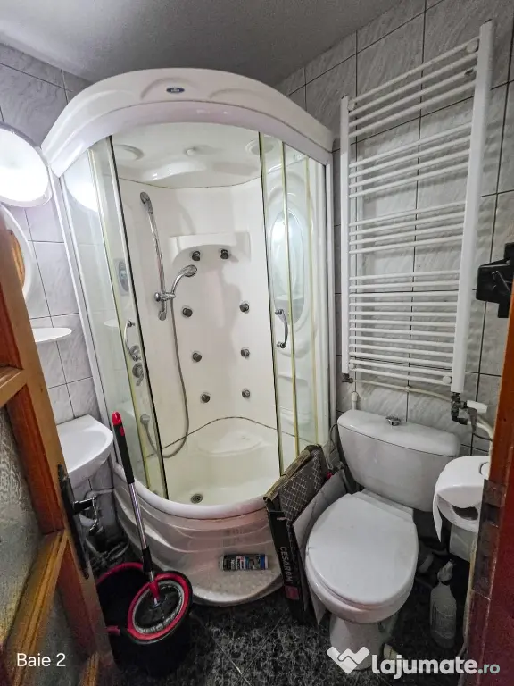 Vând apartament cu 4 camere, complet DECOMANDAT, 80 mp, Obcini