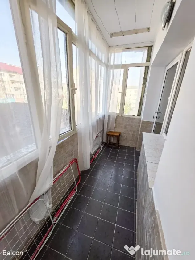 Vând apartament cu 4 camere, complet DECOMANDAT, 80 mp, Obcini