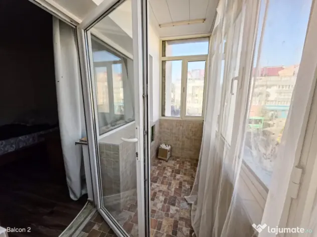 Vând apartament cu 4 camere, complet DECOMANDAT, 80 mp, Obcini