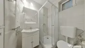 Pensiune cu 10 camere + spațiu comercial inclus pe Calea Ra 