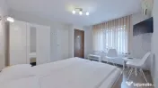 Pensiune cu 10 camere + spațiu comercial inclus pe Calea Ra 