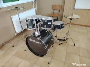Set de tobe Startone, complet, în stare foarte bună. 