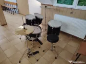 Set de tobe Startone, complet, în stare foarte bună. 
