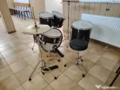 Set de tobe Startone, complet, în stare foarte bună. 