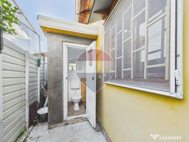 Casă / Vilă cu 3 camere de vânzare în zona Centrala Oltenița - Oltenita (Calarasi)