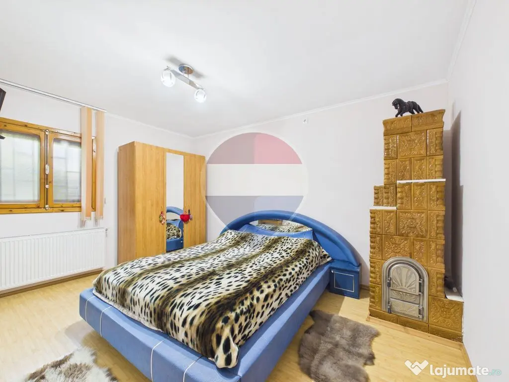 Casă / Vilă cu 3 camere de vânzare în zona Centrala Oltenița - Oltenita (Calarasi)