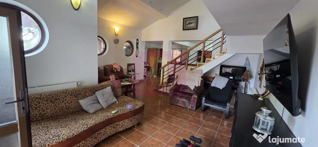Vila de vanzare cu 4 camere in Beaza, cu dormitor la parter - Breaza (Prahova)