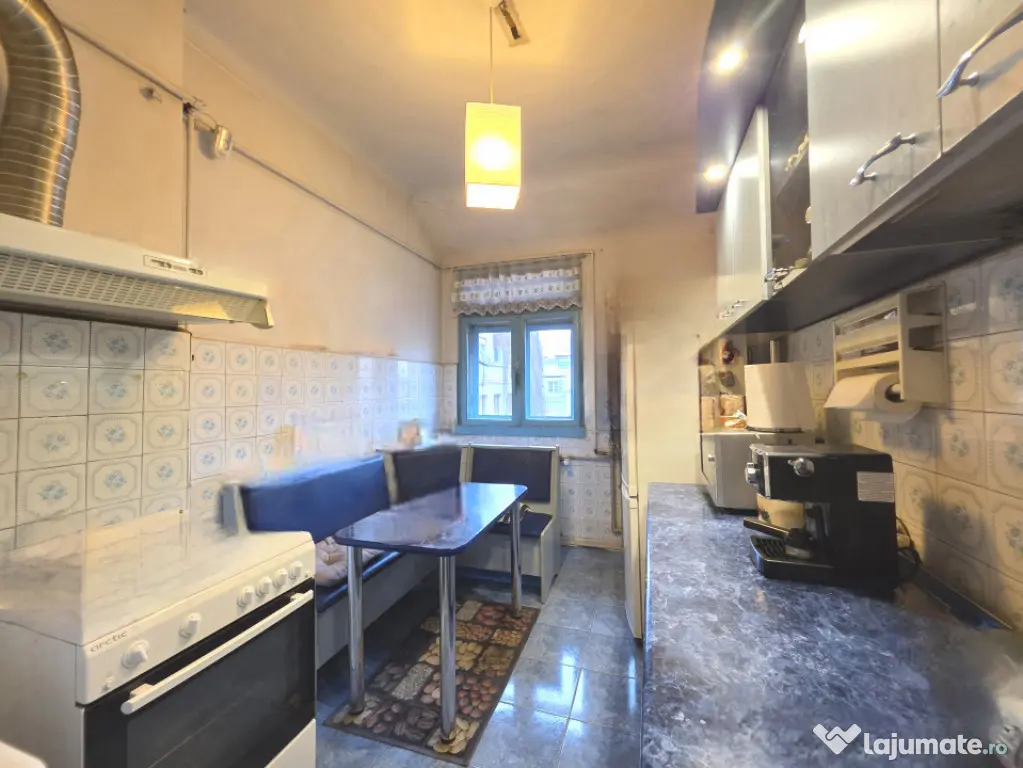Apartament in Vila, 5 camere, Alexandru Philippide 4, de re - Bucuresti (Bucuresti-Ilfov)