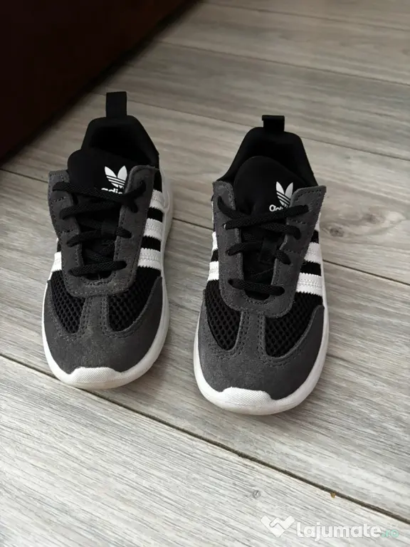 Vând adidasi jordan și Adidas