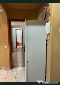 Închiriez apartament 3 camere 