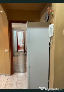 Închiriez apartament 3 camere
