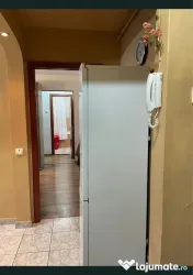 Închiriez apartament 3 camere 