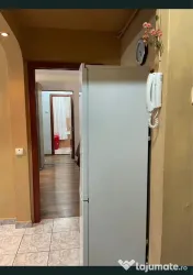 Închiriez apartament 3 camere 