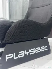 Volan Sim Racing MOZA R3 + Pedale SR-P Lite (PC) + Scaun PLAYSEAT (CA NOU)