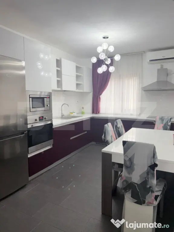 Închiriere Apartament 3 Camere Ultracentral - Oradea (Bihor)