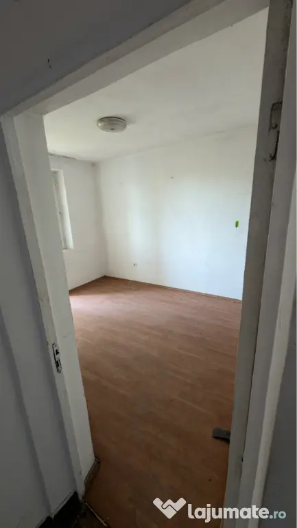Apartment 3 camere Com Ghimpati