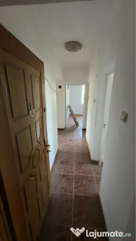 Apartment 3 camere Com Ghimpati