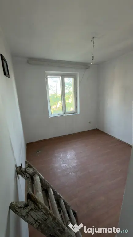 Apartment 3 camere Com Ghimpati
