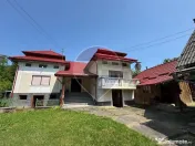 De vanzare Doua case , teren 7500 mp si anexe gospodaresti 