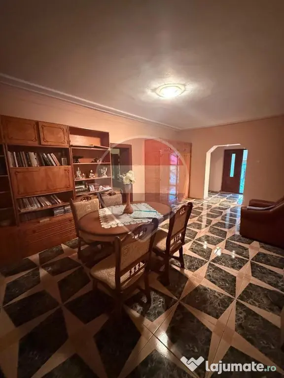 De vanzare Doua case , teren 7500 mp si anexe gospodaresti - Brebeni (Maramures)