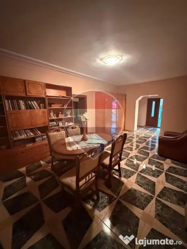 De vanzare Doua case , teren 7500 mp si anexe gospodaresti - Brebeni (Maramures)