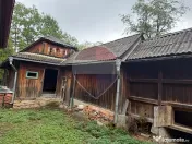 De vanzare Doua case , teren 7500 mp si anexe gospodaresti 