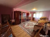 De vanzare Doua case , teren 7500 mp si anexe gospodaresti 