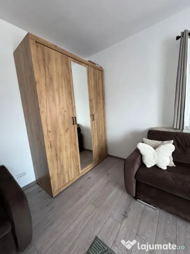 Dulap dormitor Jysk Lintrup Stejar 60x157x220 cm, 3 uși și 2 compartimente