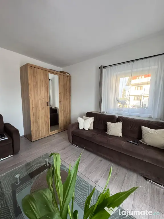Dulap dormitor Jysk Lintrup Stejar 60x157x220 cm, 3 uși și 2 compartimente