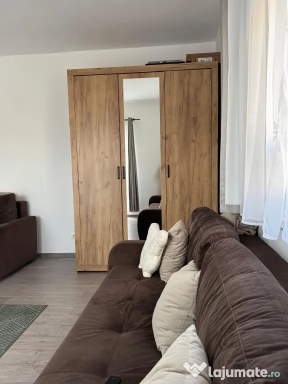 Dulap dormitor Jysk Lintrup Stejar 60x157x220 cm, 3 uși și 2 compartimente