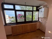 Apartament 3 camere zona Vest 