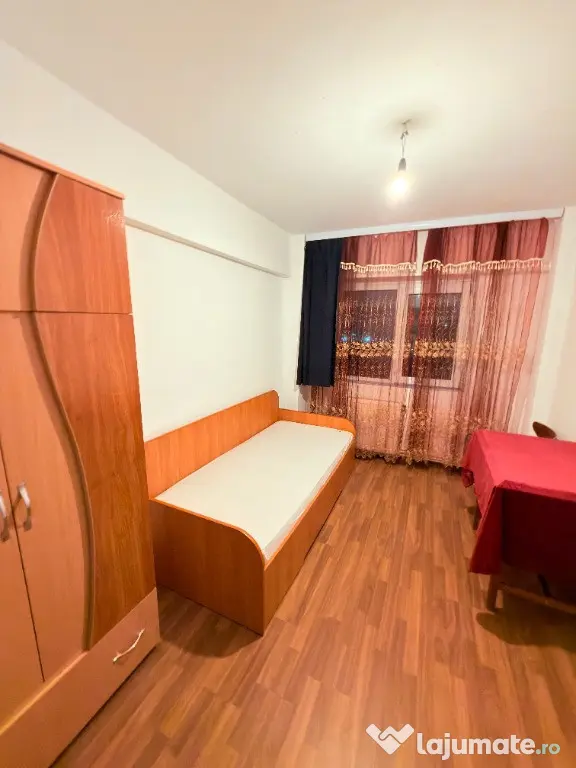 Apartament 4 camere mobilat si utilat - Botosani (Botosani)