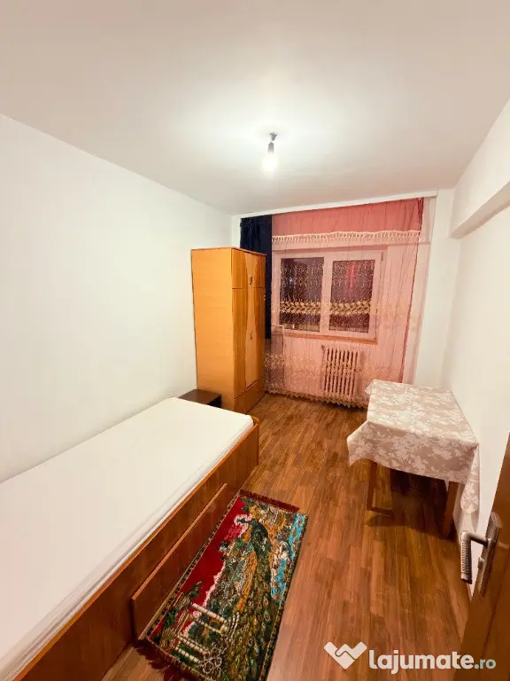 Apartament 4 camere mobilat si utilat - Botosani (Botosani)