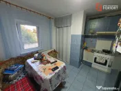 Apartament 3 camere, etaj 1, centrala proprie, bloc izolat - 