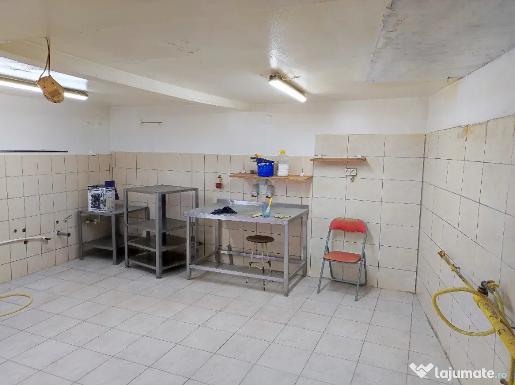 Inchiriez casa la curte zona Delfinului- Pantelimon - Bucuresti (Bucuresti-Ilfov)