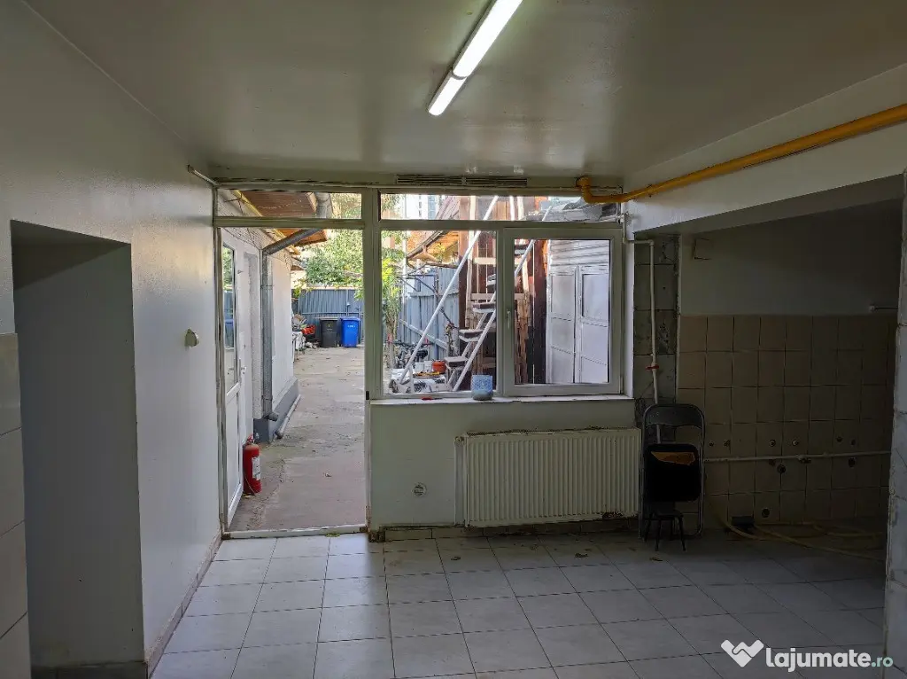 Inchiriez casa la curte zona Delfinului- Pantelimon - Bucuresti (Bucuresti-Ilfov)