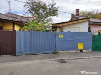 Inchiriez casa la curte zona Delfinului- Pantelimon