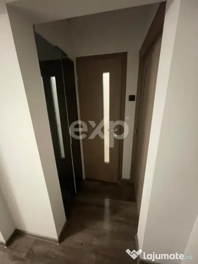 Apartament 3 Camere Decomandat, 80 mp, Etaj 2 - Zona Clubul - Targoviste (Dambovita)