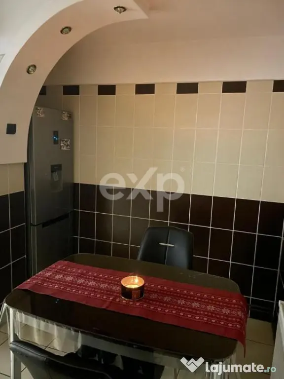 Apartament 3 Camere Decomandat, 80 mp, Etaj 2 - Zona Clubul - Targoviste (Dambovita)