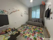 Apartament cu 3 camere si 2 bai, etaj 2 in Giroc 