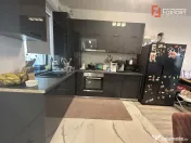 Apartament cu 3 camere si 2 bai, etaj 2 in Giroc 
