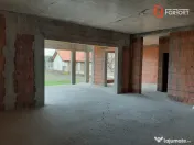 Casa individuala cu 5 camere de vanzare in localitatea Dumbr 