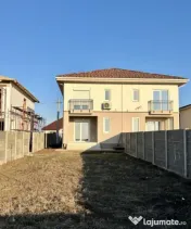 Duplex cu 4 camere si teren de 375 mp - zona Sanandrei