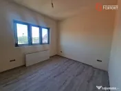 Duplex de vanzare cu 4 camere, Mosnita Noua 