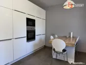 COMISION 0% Casa individuala cu 8 camere, de vanzare in zona 