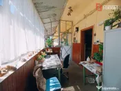 COMISION 0% Casa cu 4 apartamente la curte comuna cu teren t