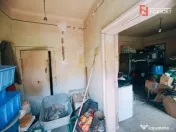 COMISION 0% Casa cu 4 apartamente la curte comuna cu teren t