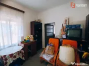COMISION 0% Casa cu 4 apartamente la curte comuna cu teren t
