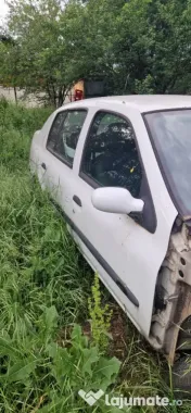 Dezmembrez Renault Clio 2 